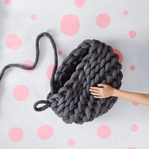 Frenchie World Shop Winter Yarn Dog Bed